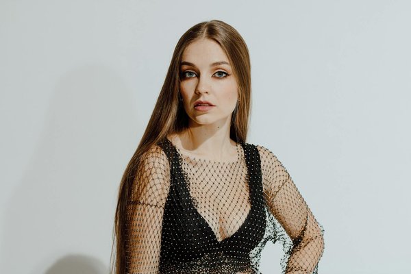 Comment porter des gilets longs sans alourdir la silhouette?